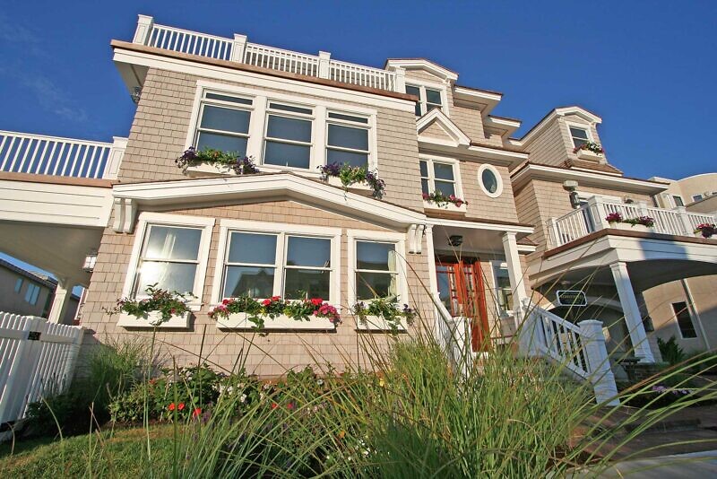 104 Pelham Ave