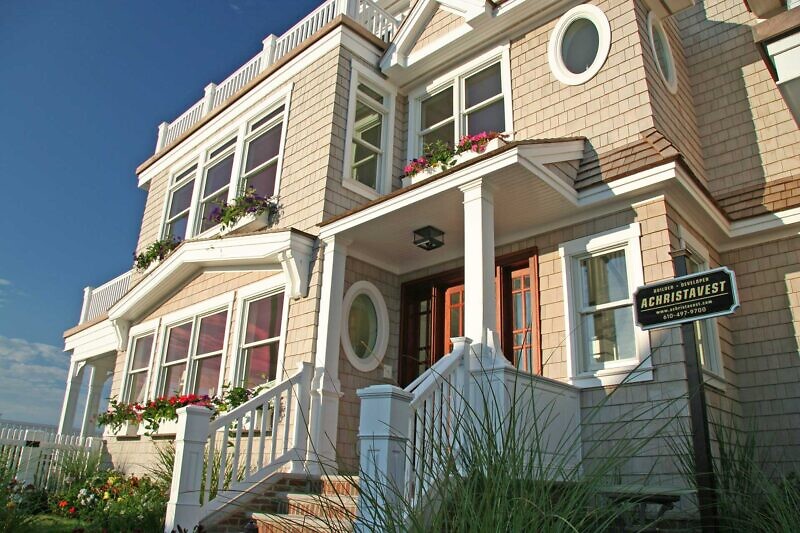 104 Pelham Ave