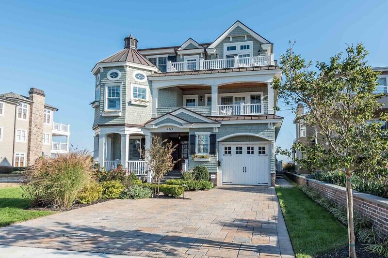 2429 Wesley Avenue