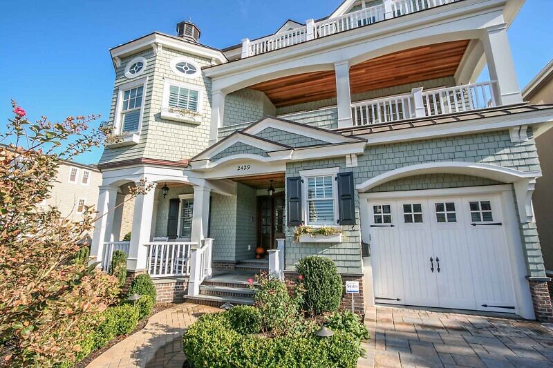 2429 Wesley Avenue
