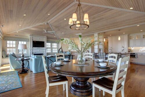 2639_Wesley_Dining1